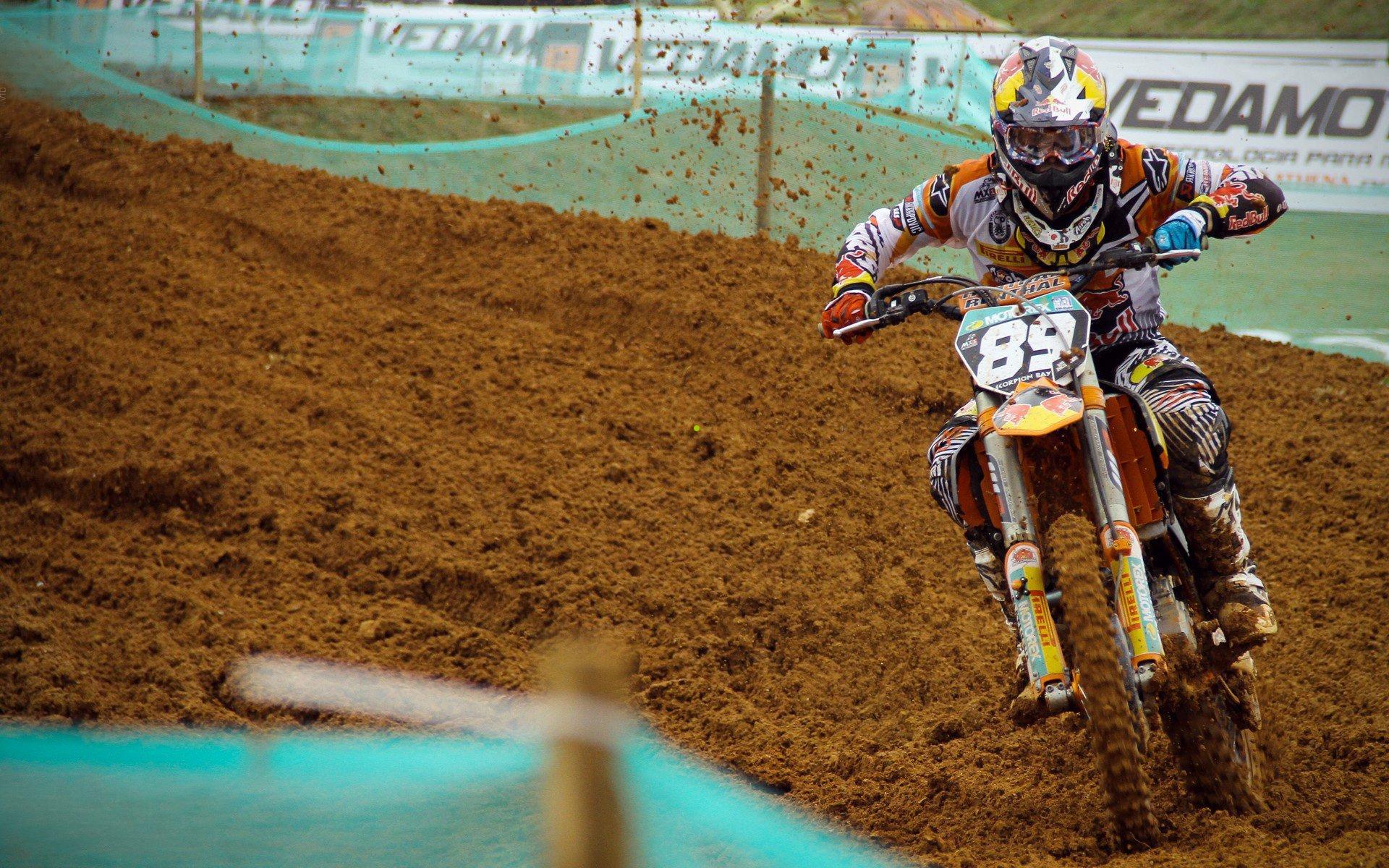 首尔慈善赛幕后趣闻，亨利动用私人关系力邀温格临时执教引轰动